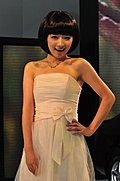 成都车展可爱美女车模 