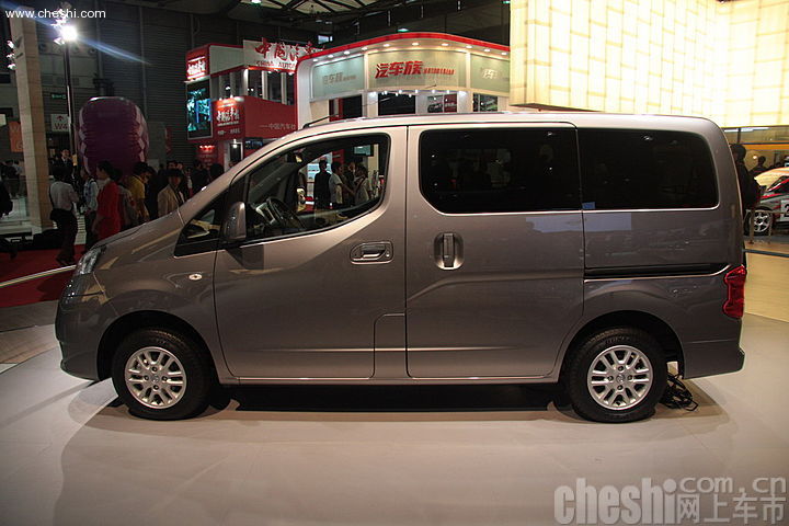 日产NV200