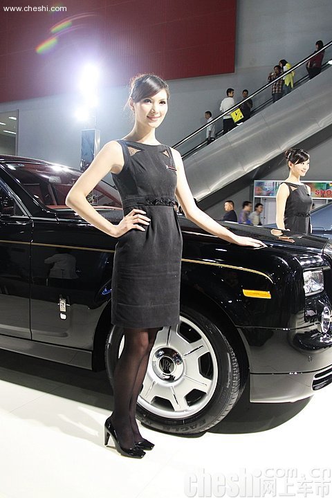 车展美腿车模