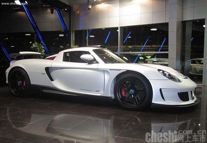 耀眼名车云集 迪拜ACM二手车行实拍 网上车市