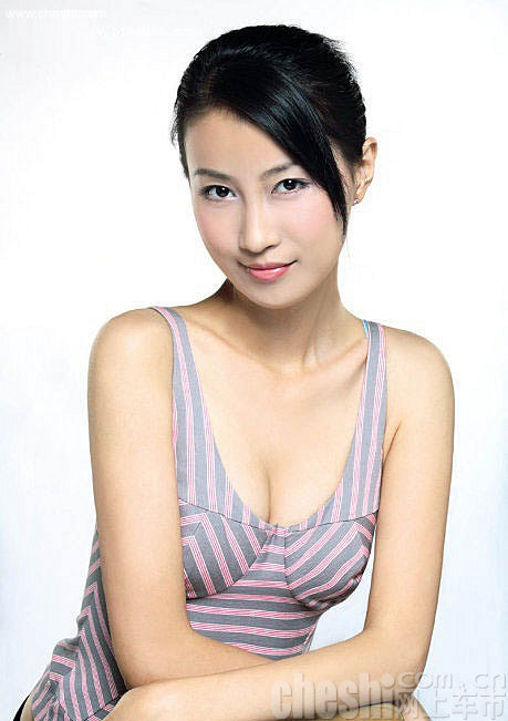 靓丽车模