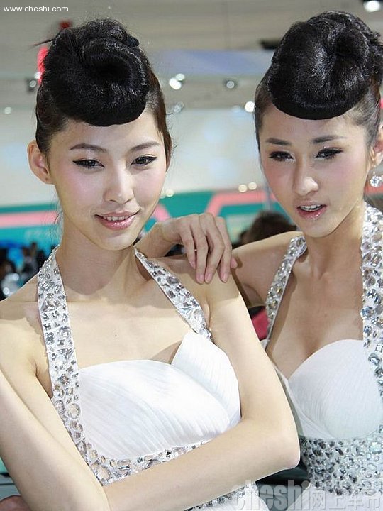 美胸模特
