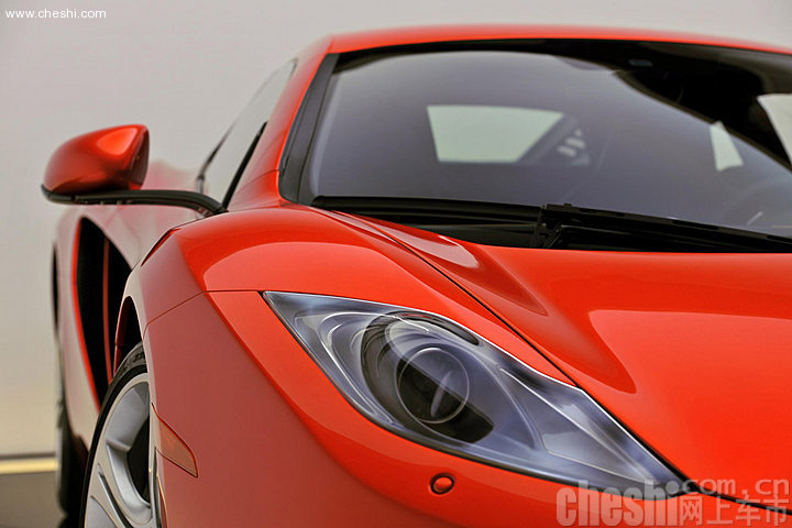 迈凯轮MP4-12C