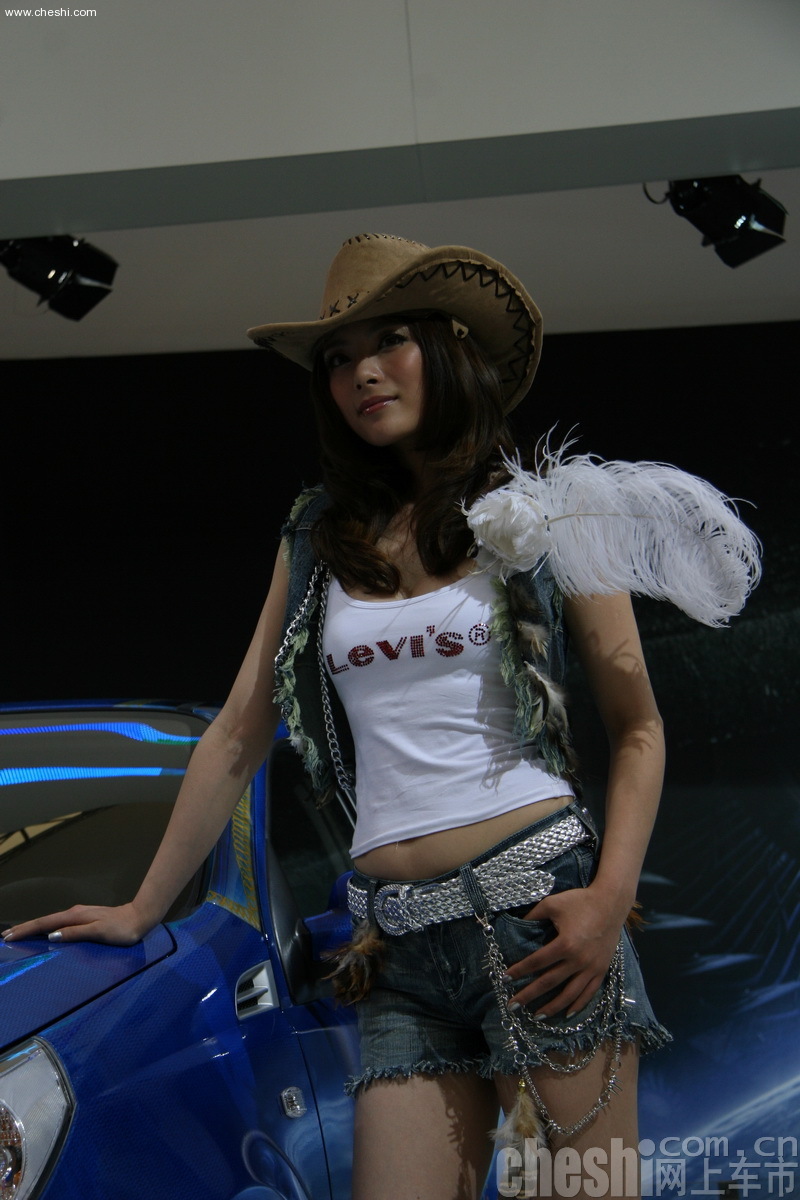 乐骋牛仔美女