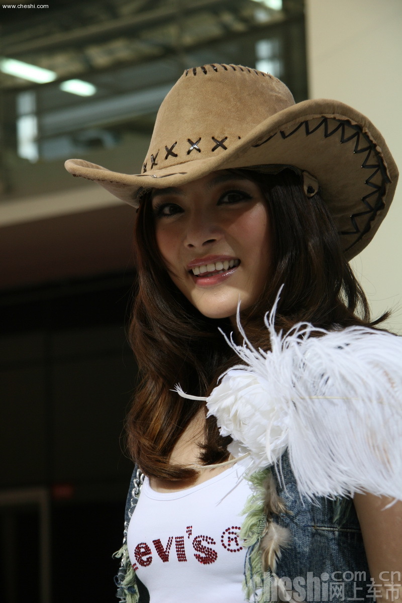 乐骋牛仔美女