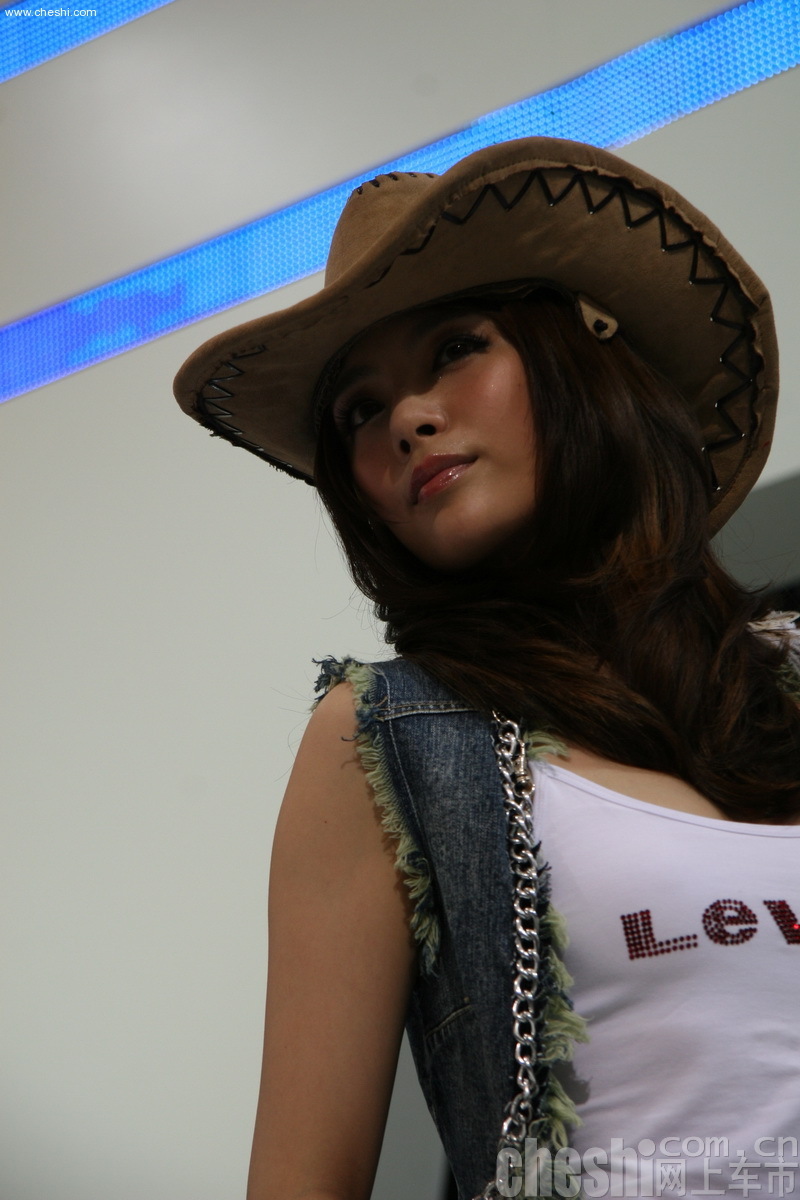 乐骋牛仔美女