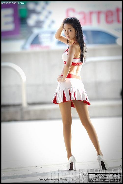 车模徐真儿大秀小蛮腰