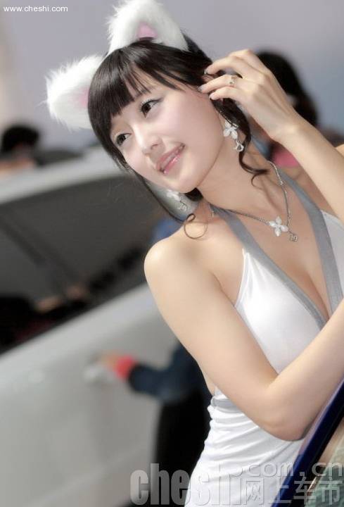 兔美女车模