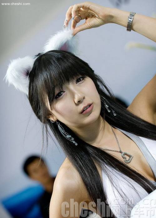 兔美女车模