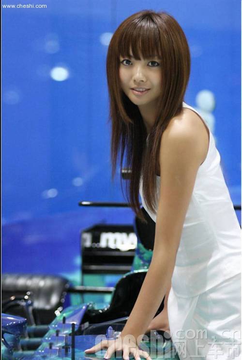 兔美女车模