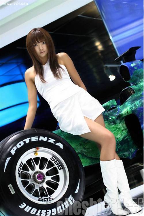 兔美女车模