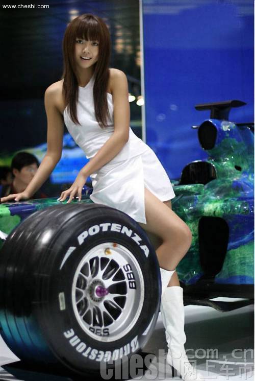 兔美女车模