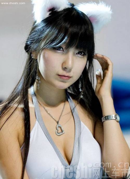 兔美女车模