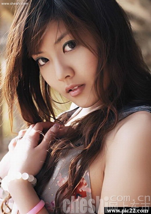 香港美女车模尹晓蓁冷艳写真