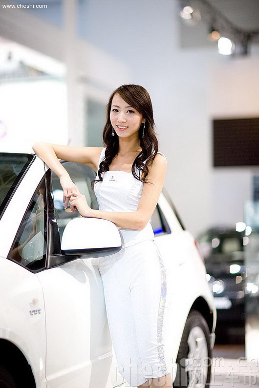 2008 北京車展上漂亮的車模真不少