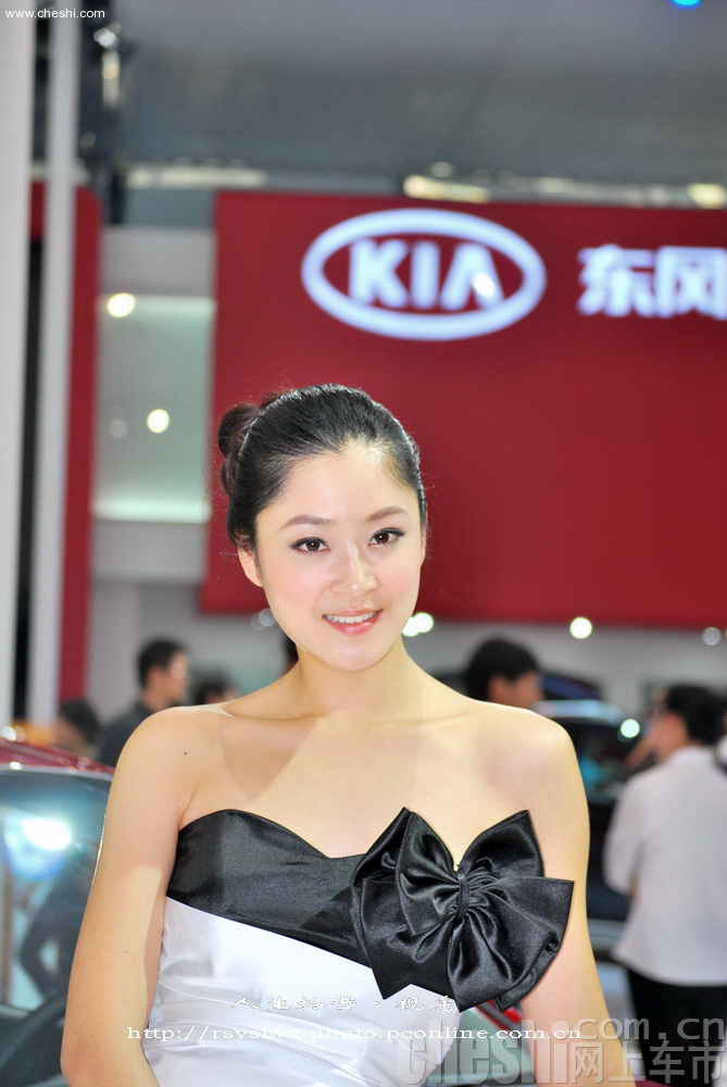 風韻十足的2009美女车模