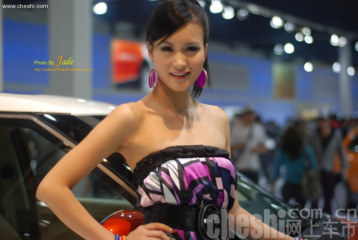 風韻十足的2009美女车模