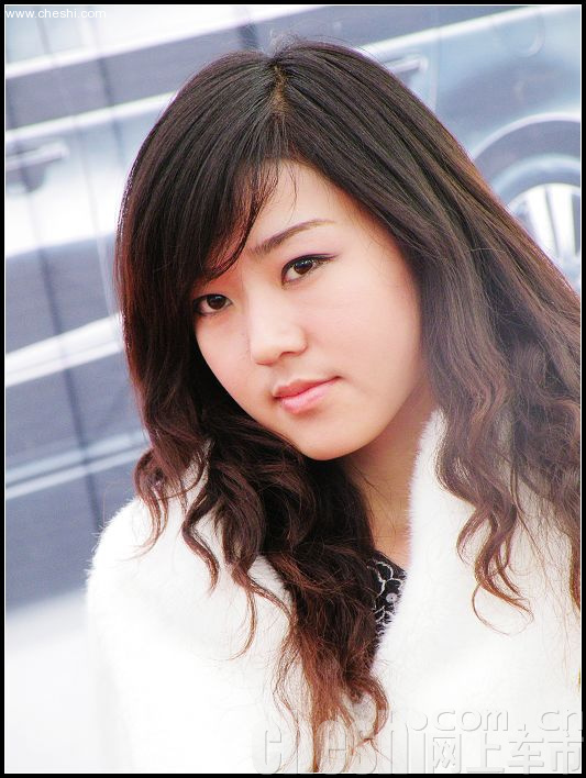 美女车模