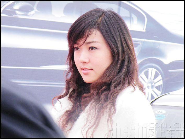 美女车模