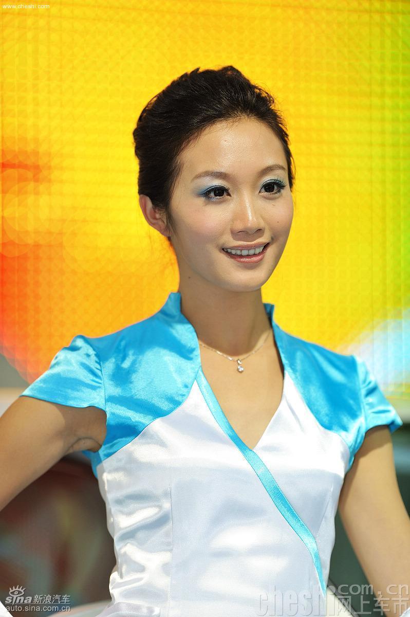靓丽车模