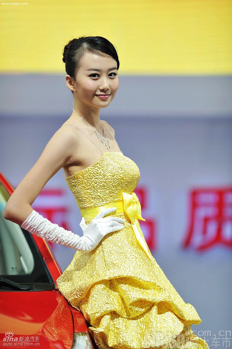 靓丽车模