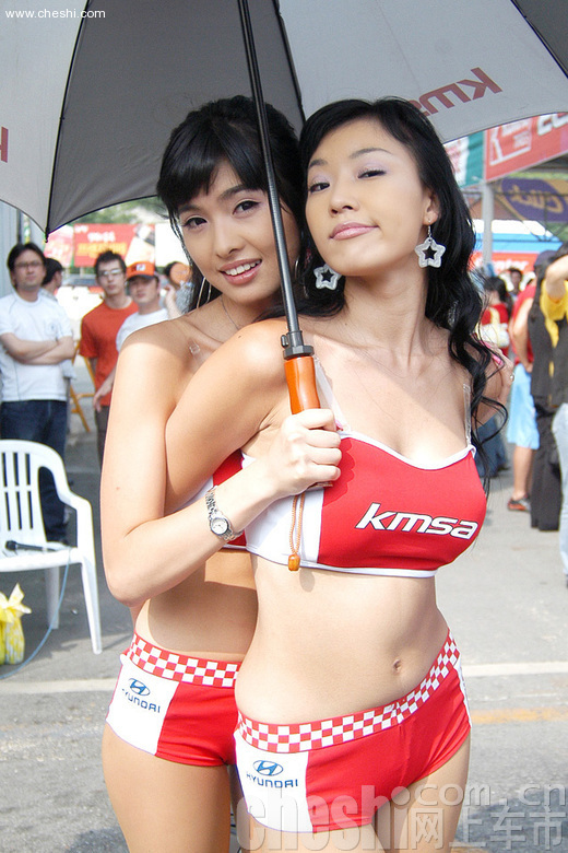 电眼美女