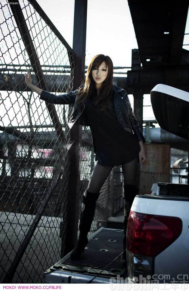 黑丝美女