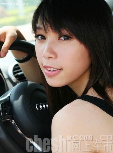 车内美女