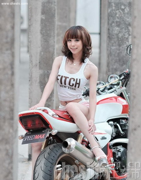 机车美女