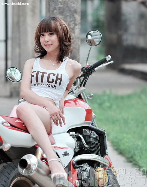 机车美女