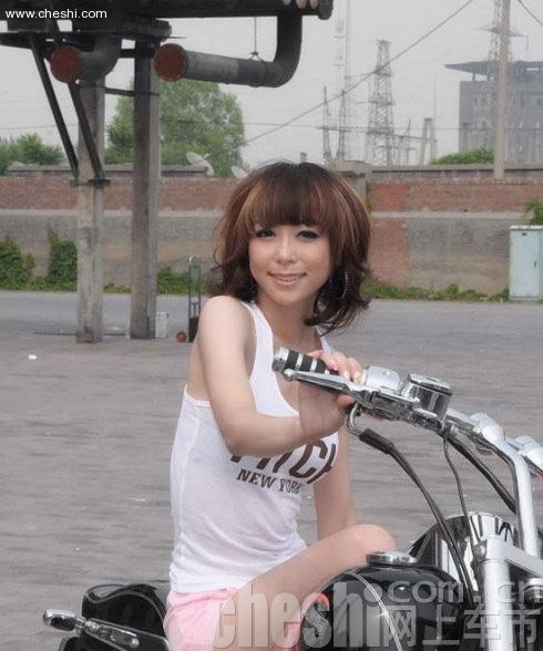 机车美女