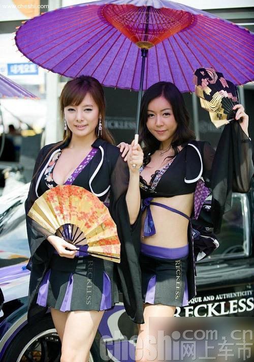 丰满日系车模