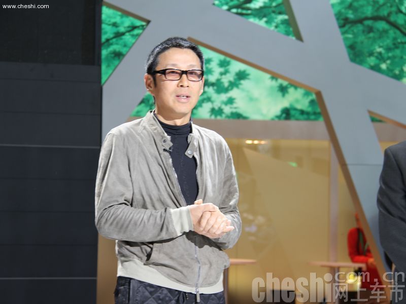 陈道明现身车展