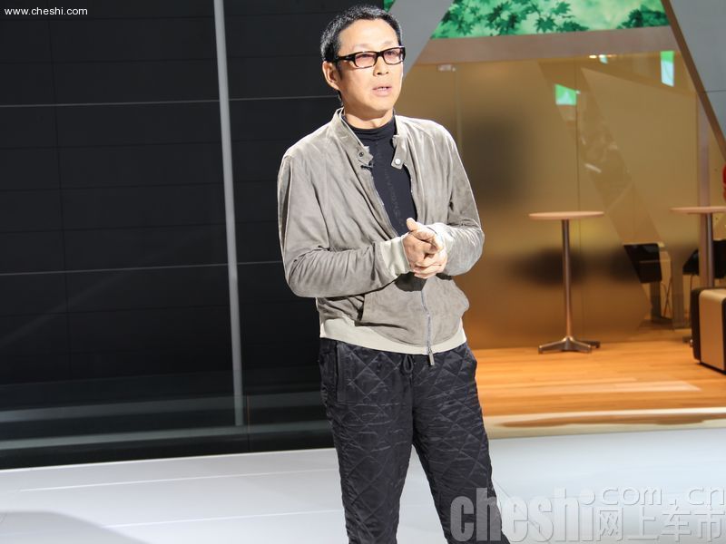 陈道明现身车展