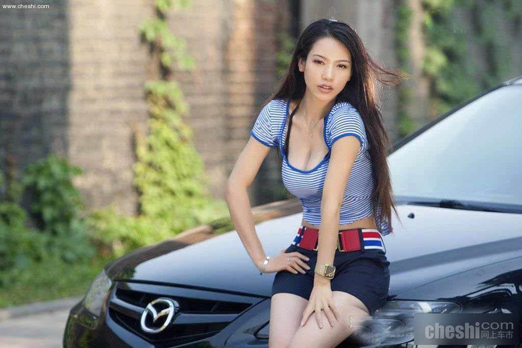 绝色车模