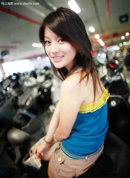台湾90后超可爱机车女