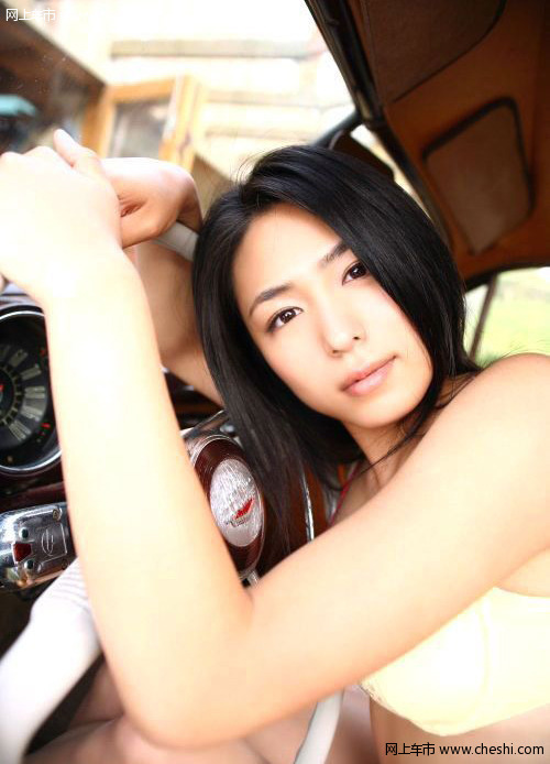夏日里的清凉 实拍清纯美女车模