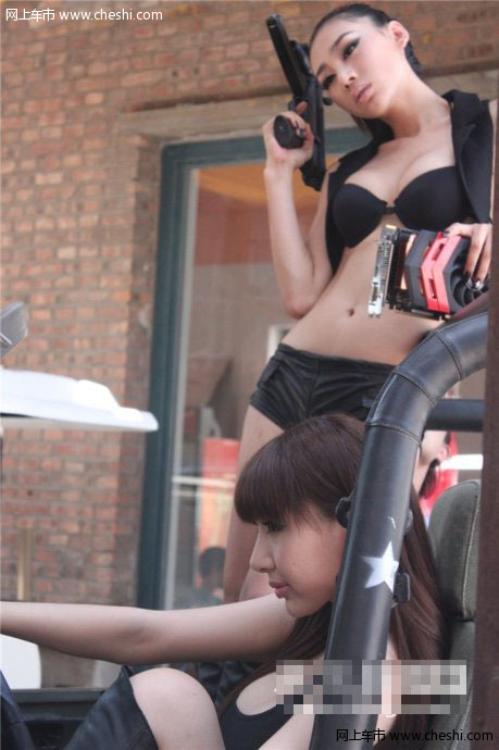 美女车模激战cs战警