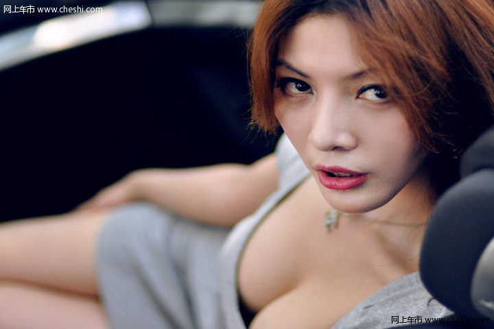 骄阳下的妩媚妖姬