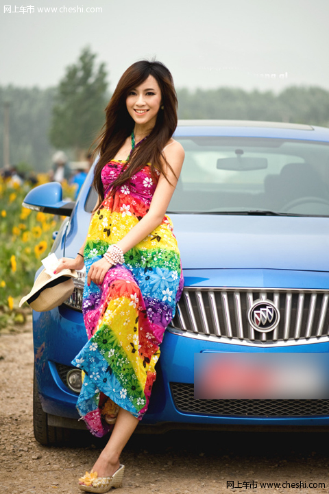 长腿美女婀娜多姿