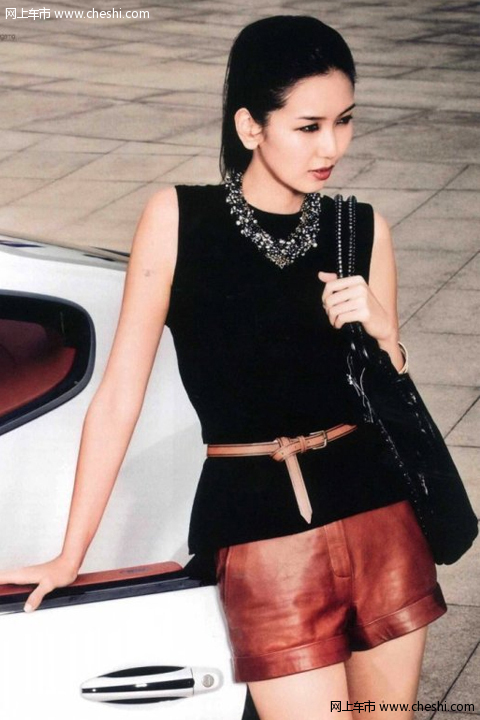 美女与宾利美丽邂逅