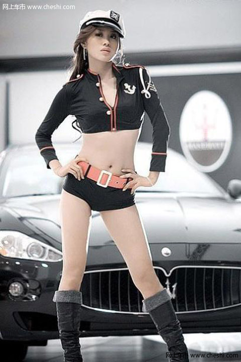 制服美女火辣诱惑