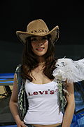 乐骋牛仔美女