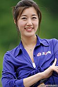 韩国粉嫩美女车模大摆S身姿