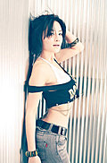 林智慧T桖牛仔裤写真