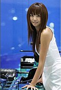 兔美女车模