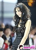 明星们也来客串做车模了？