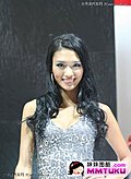 卷发美女超浓女人味