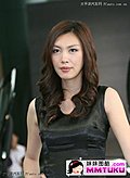 卷发美女超浓女人味