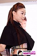 刘璇般甜美的靓丽车模